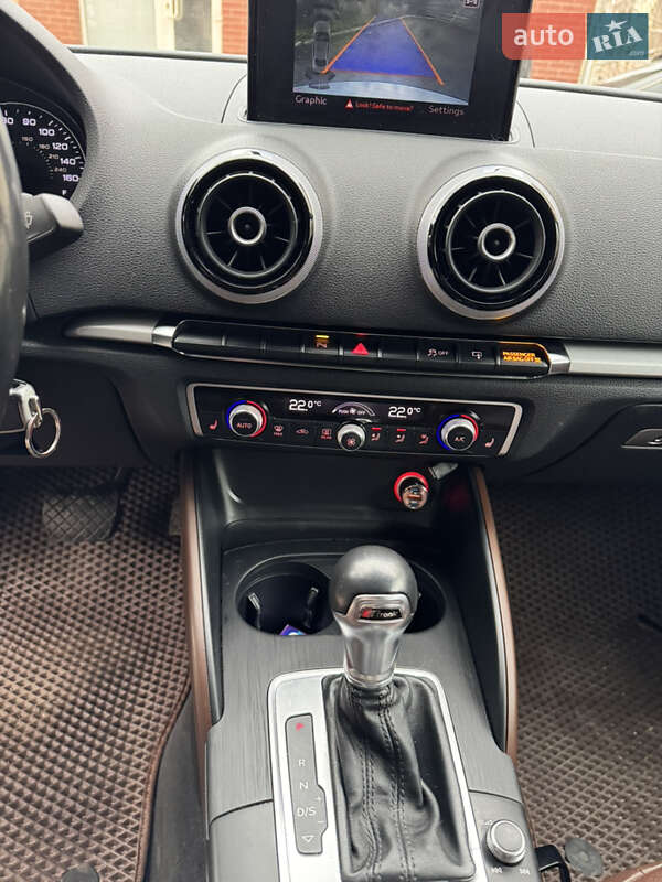 Седан Audi A3 2015 в Одессе