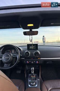 Седан Audi A3 2015 в Жовкве