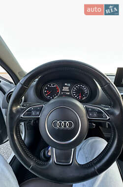 Седан Audi A3 2015 в Жовкве