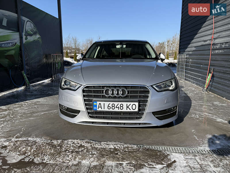 Хэтчбек Audi A3 2015 в Киеве