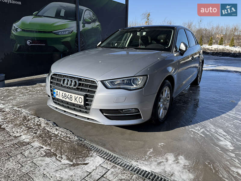 Хэтчбек Audi A3 2015 в Киеве