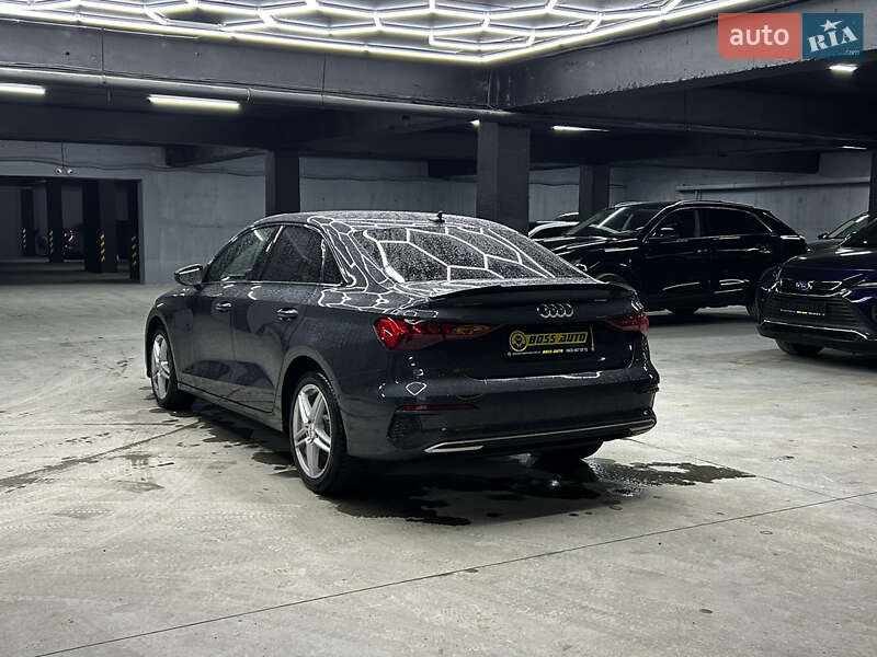 Седан Audi A3 2024 в Чернівцях