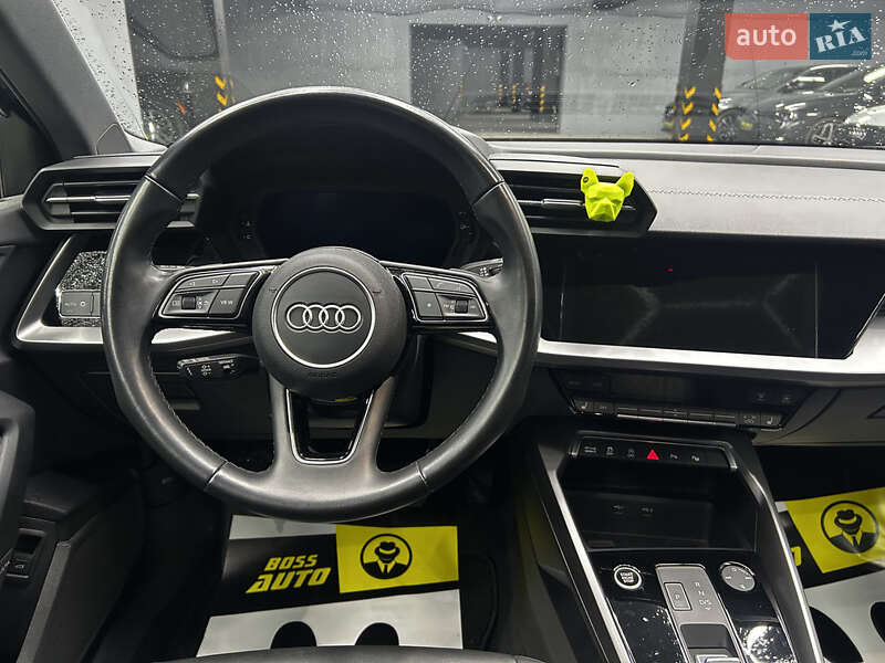 Седан Audi A3 2024 в Чернівцях