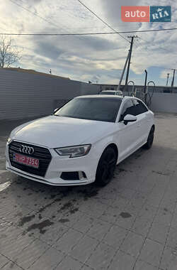 Седан Audi A3 2019 в Владимире