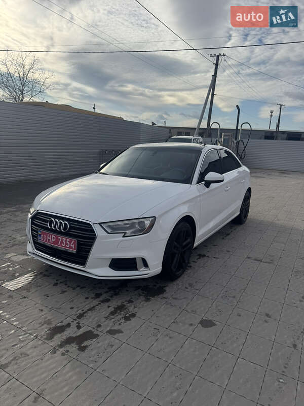 Седан Audi A3 2019 в Владимире