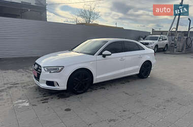 Седан Audi A3 2019 в Владимире