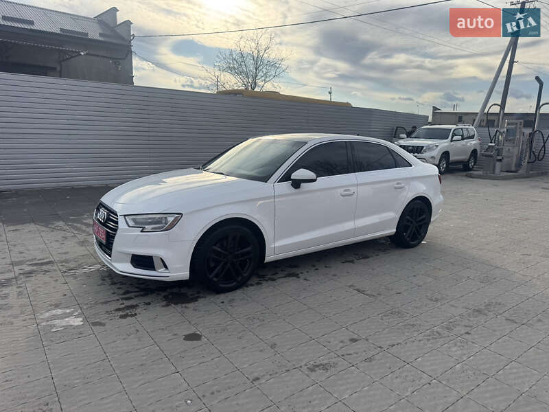 Седан Audi A3 2019 в Владимире