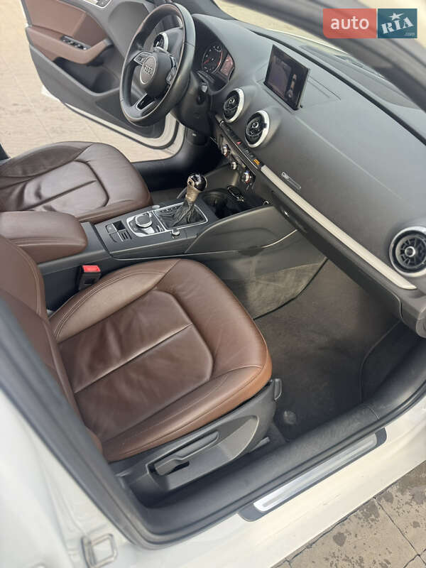 Седан Audi A3 2019 в Владимире