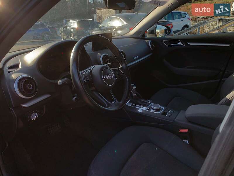 Хэтчбек Audi A3 2016 в Виннице