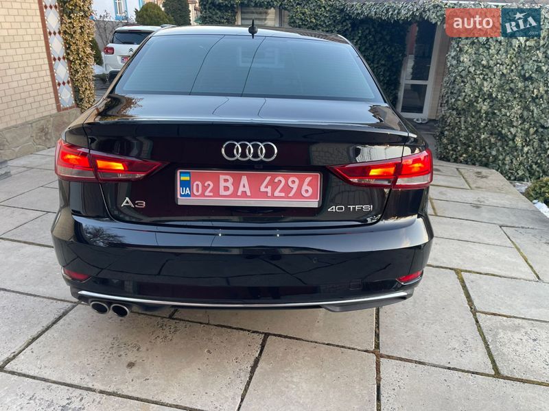 Седан Audi A3 2018 в Гнівані