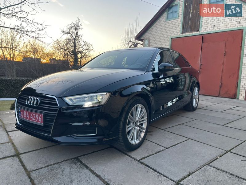 Седан Audi A3 2018 в Гнівані