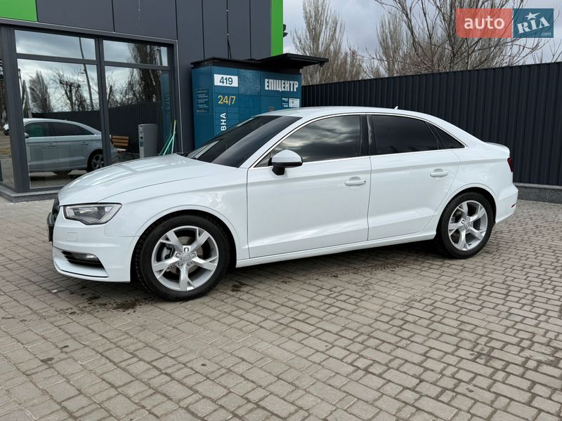 Седан Audi A3 2013 в Кропивницькому