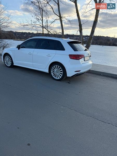 Хэтчбек Audi A3 2016 в Василькове