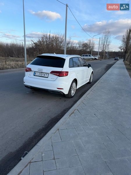 Хэтчбек Audi A3 2016 в Василькове