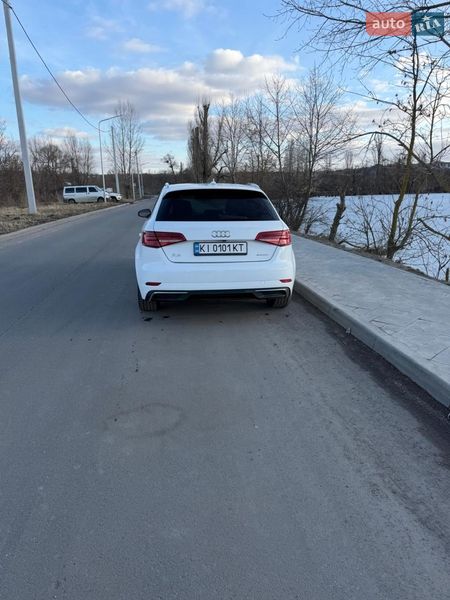 Хетчбек Audi A3 2016 в Василькові