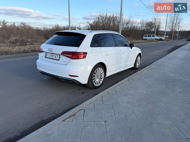 Хэтчбек Audi A3 2016 в Василькове