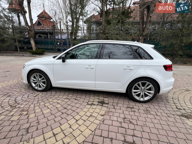 Хетчбек Audi A3 2016 в Запоріжжі