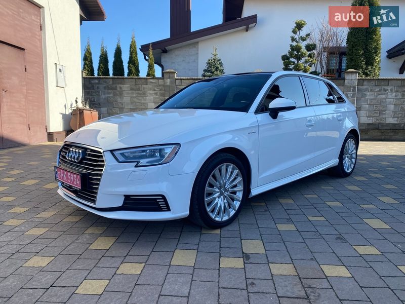 Хэтчбек Audi A3 2017 в Ровно
