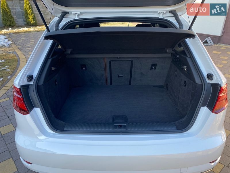 Хэтчбек Audi A3 2017 в Ровно