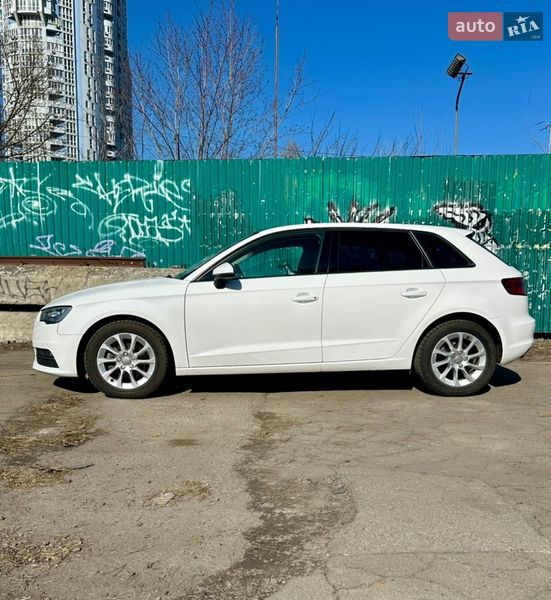 Хэтчбек Audi A3 2015 в Киеве