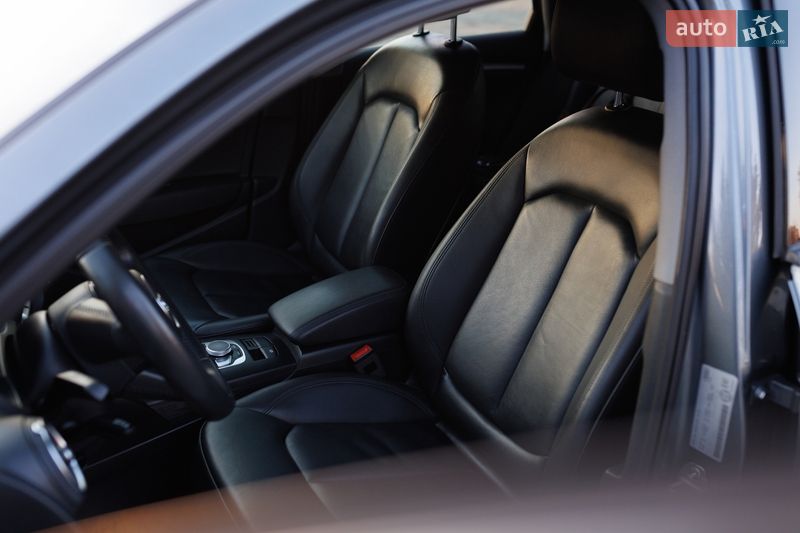 Седан Audi A3 2018 в Дубні