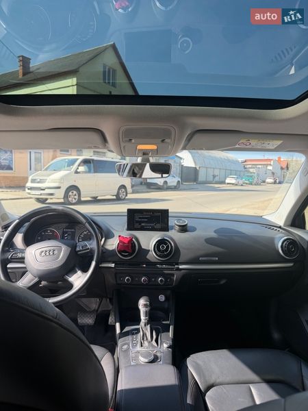 Седан Audi A3 2016 в Ужгороді