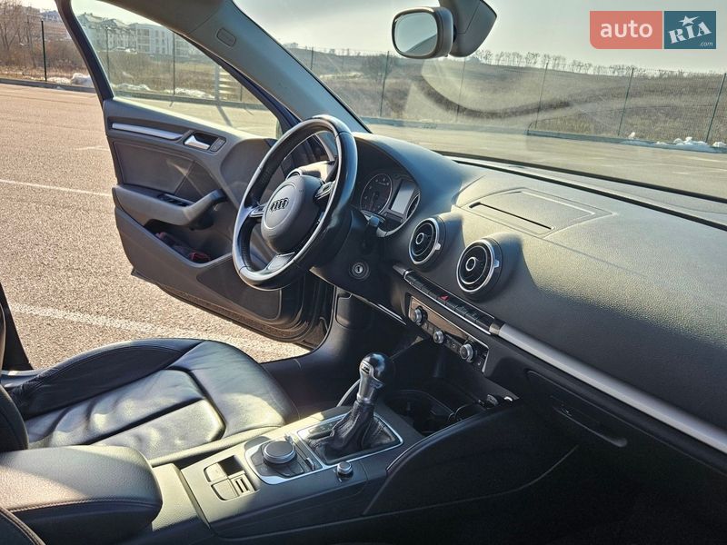 Седан Audi A3 2014 в Ровно