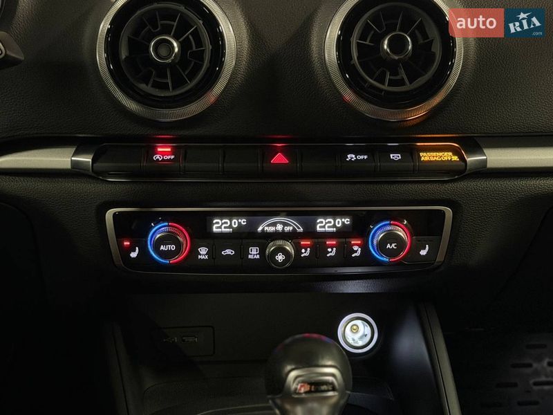 Седан Audi A3 2018 в Киеве