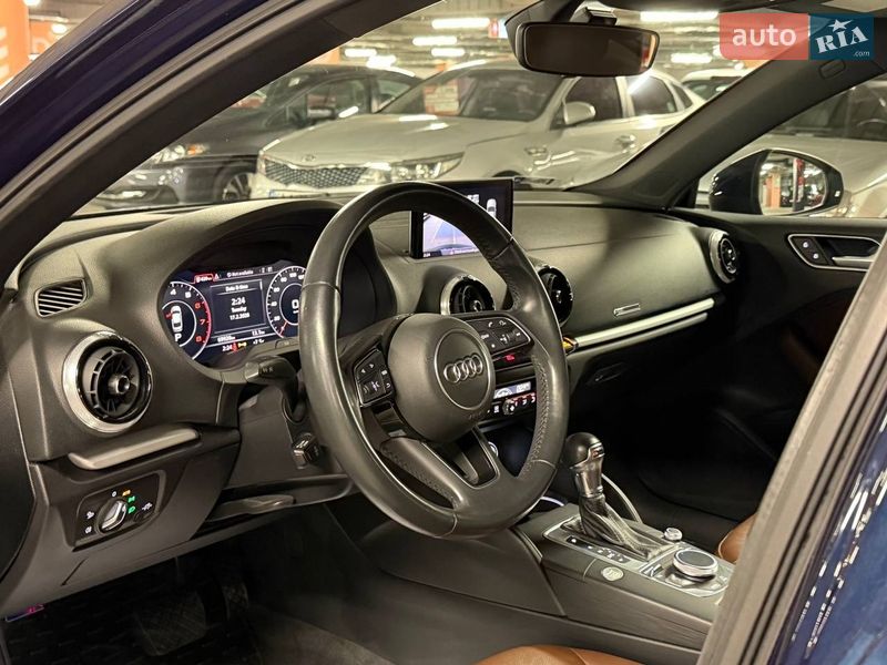 Седан Audi A3 2018 в Киеве