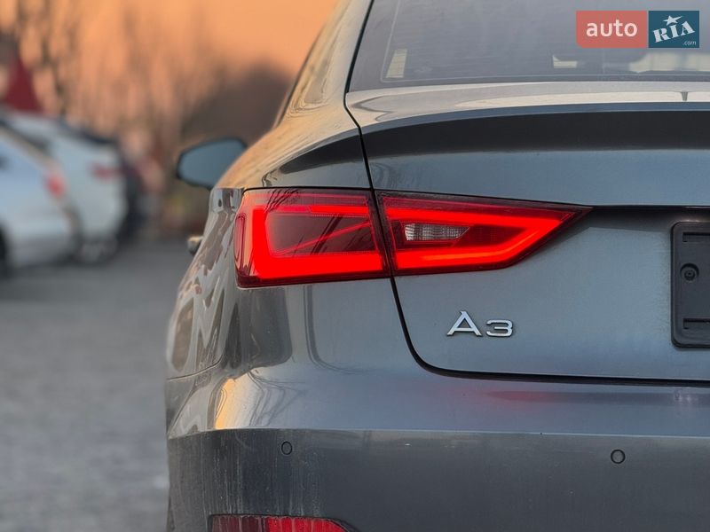 Седан Audi A3 2015 в Львові