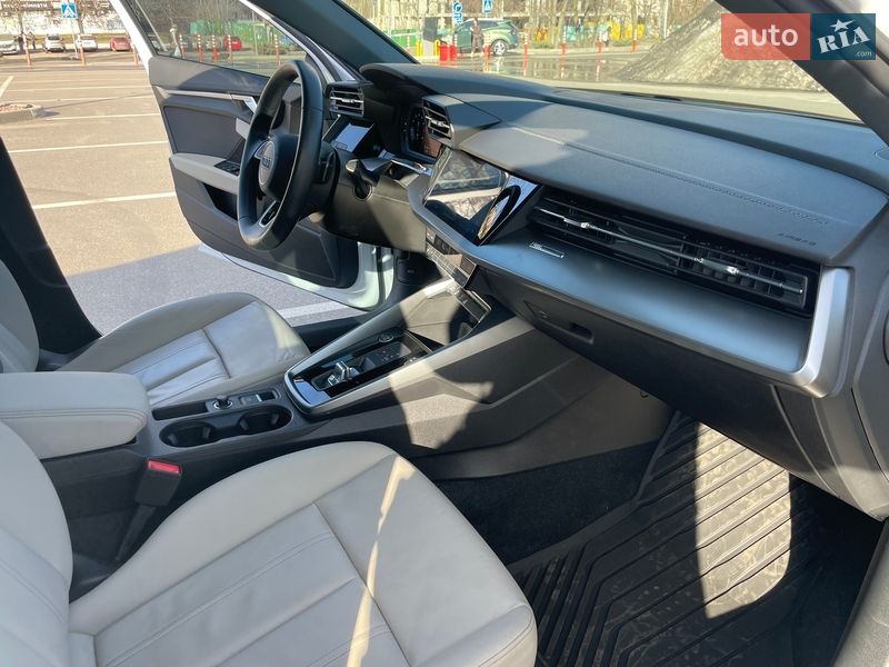 Седан Audi A3 2022 в Киеве