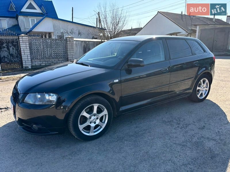 Хэтчбек Audi A3 2004 в Староконстантинове