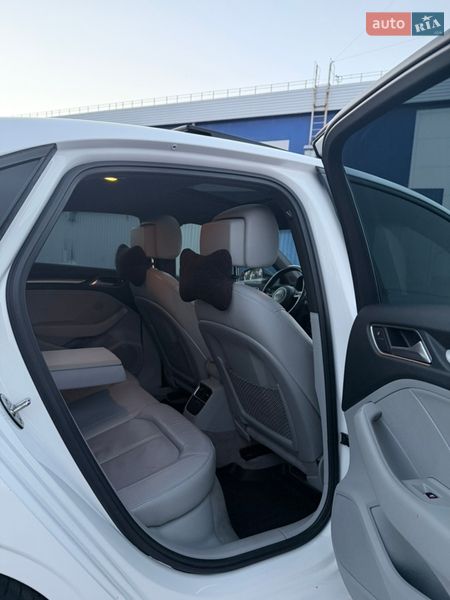 Седан Audi A3 2015 в Днепре