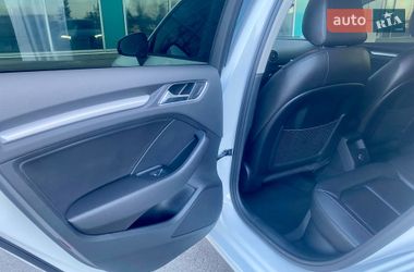 Седан Audi A3 2016 в Дніпрі