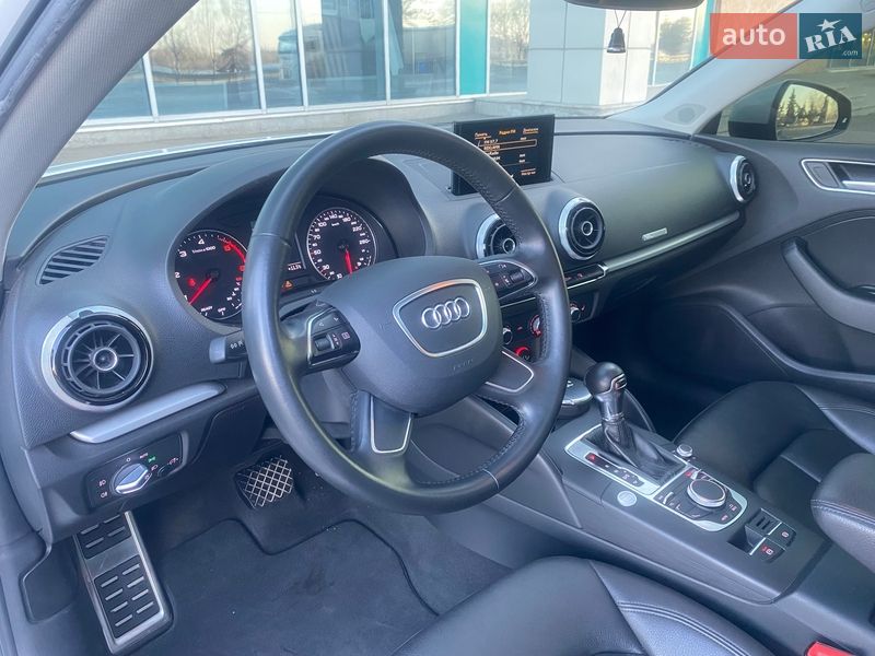 Седан Audi A3 2016 в Дніпрі