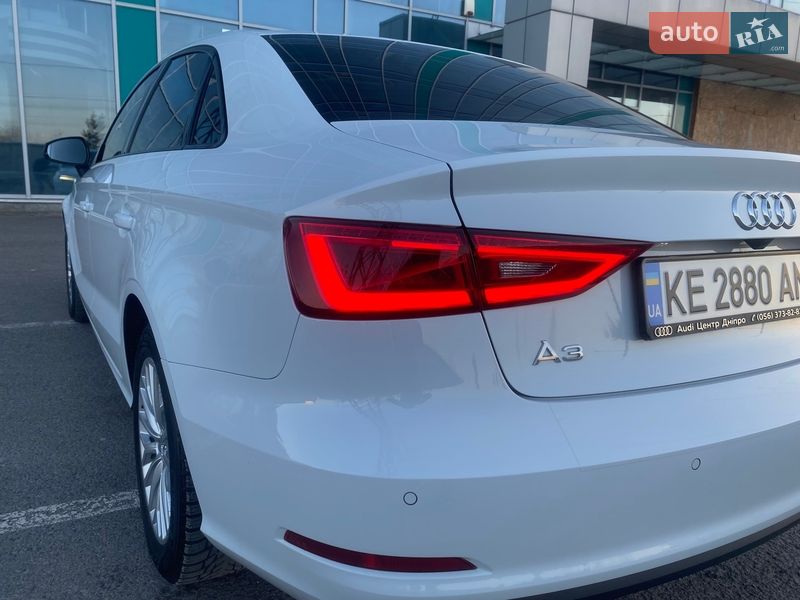 Седан Audi A3 2016 в Дніпрі