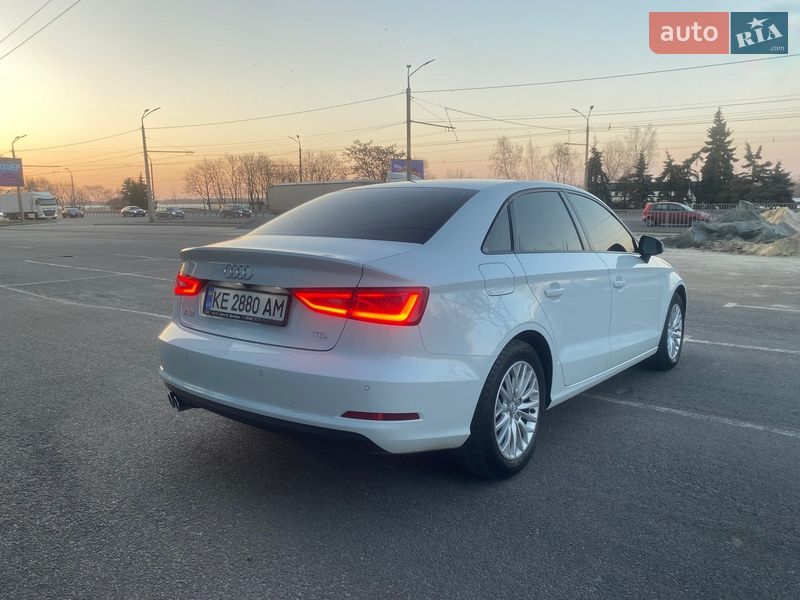 Седан Audi A3 2016 в Дніпрі