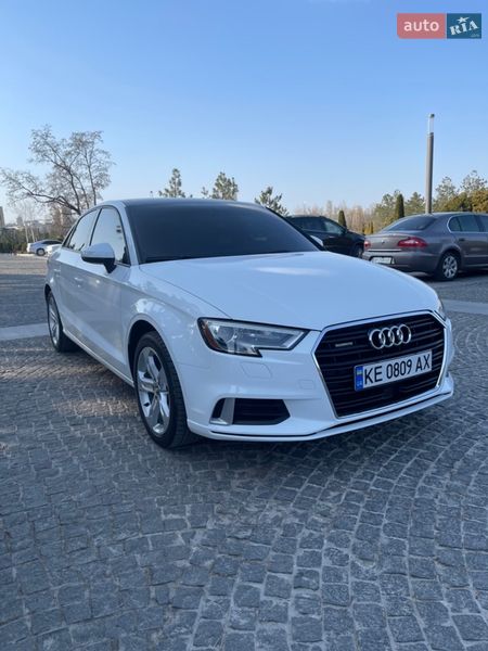 Седан Audi A3 2018 в Днепре