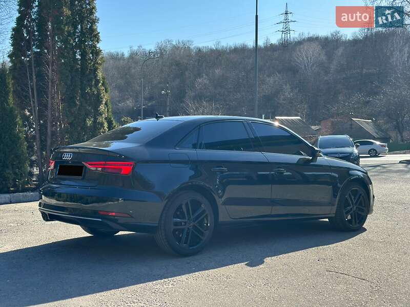 Седан Audi A3 2017 в Полтаве