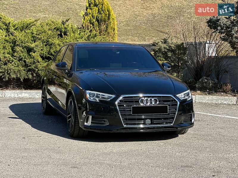 Седан Audi A3 2017 в Полтаве