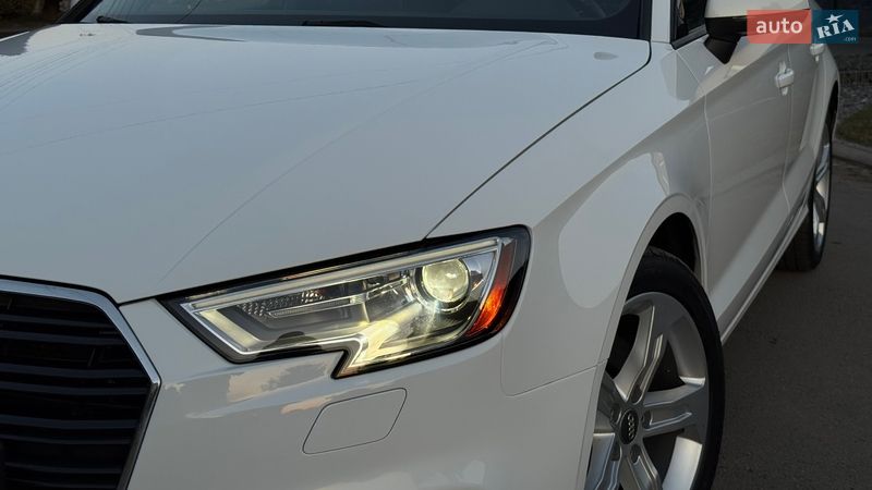 Седан Audi A3 2017 в Луцке