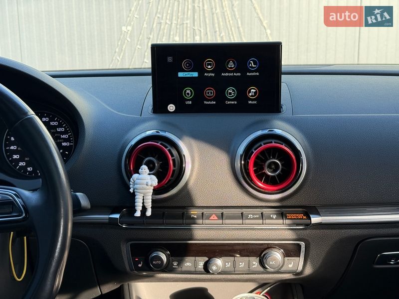 Седан Audi A3 2015 в Львове