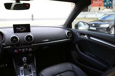 Седан Audi A3 2017 в Киеве