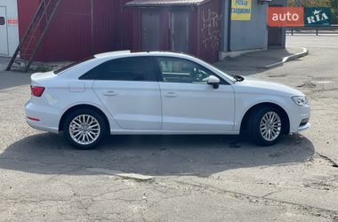 Седан Audi A3 2016 в Киеве