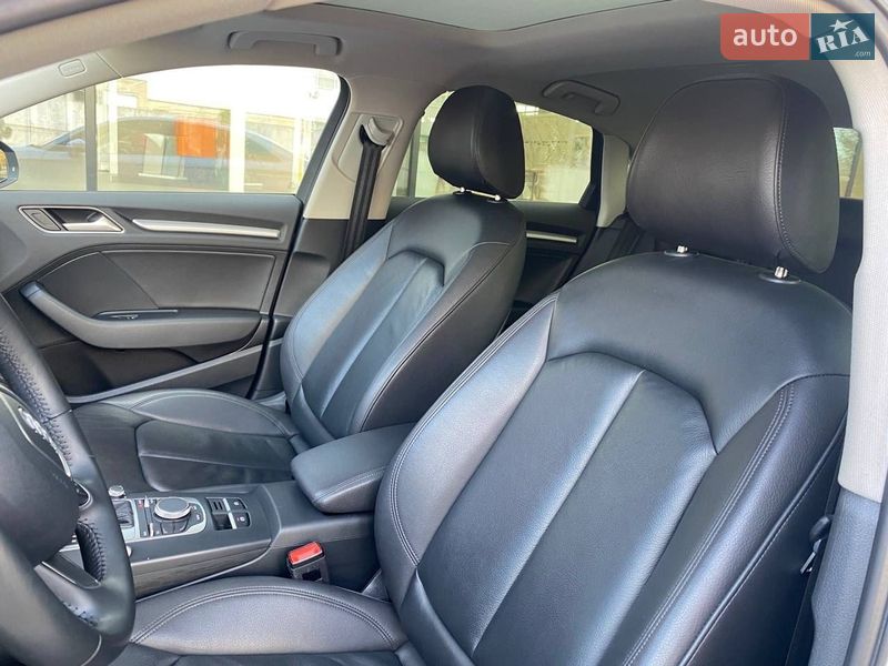 Седан Audi A3 2016 в Киеве