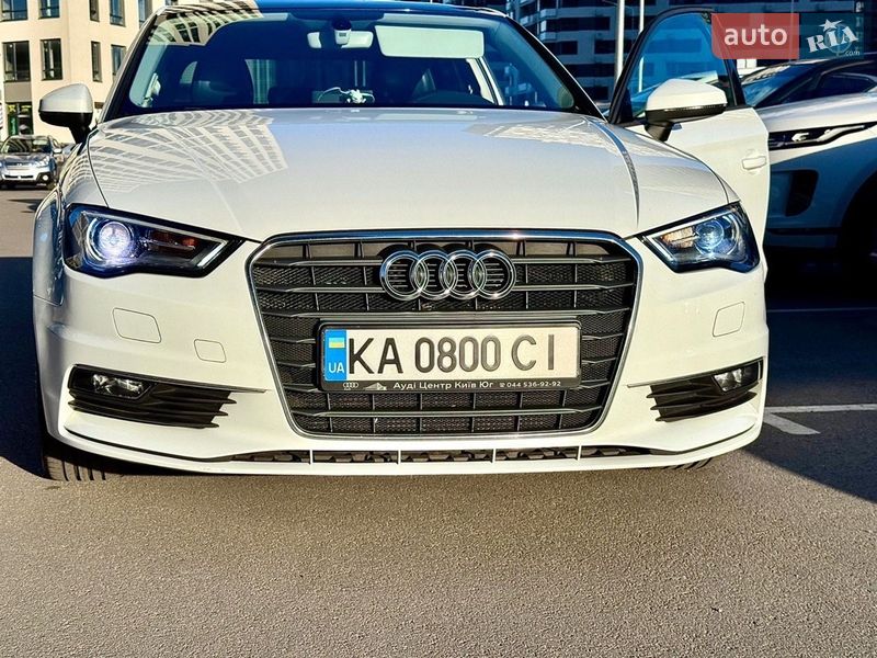 Седан Audi A3 2016 в Киеве