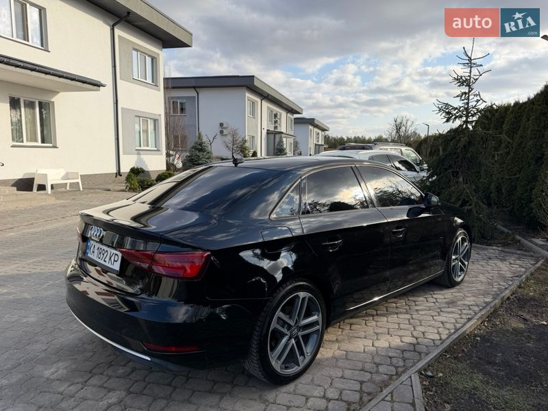 Седан Audi A3 2017 в Ирпене