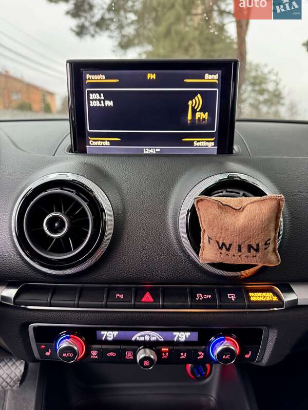 Седан Audi A3 2016 в Киеве