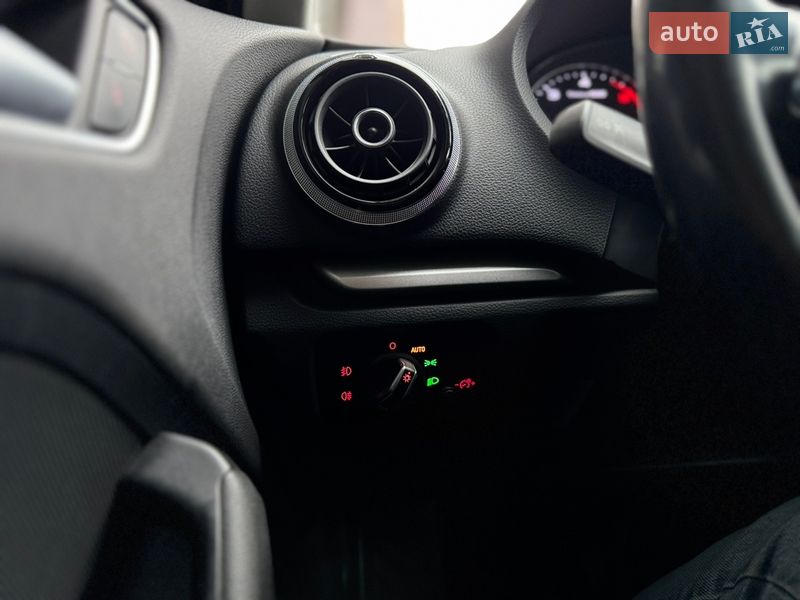 Седан Audi A3 2015 в Києві фото 11 Седан Audi A3 2015 в Києві