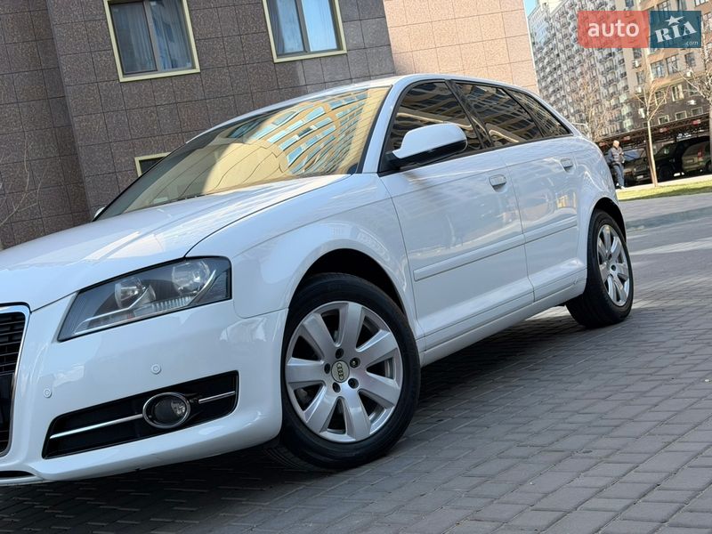 Хэтчбек Audi A3 2013 в Одессе